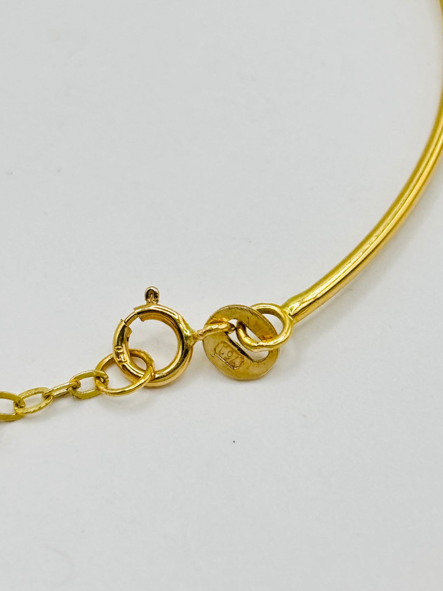 18K Gold Bangle