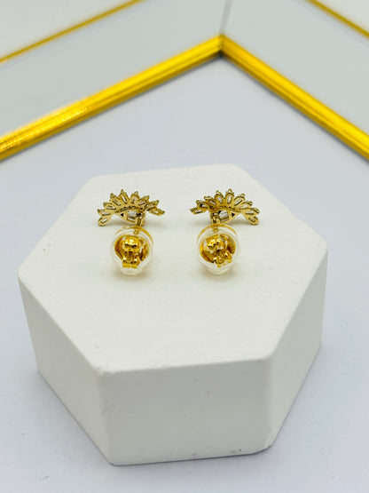 K18 Japan Gold  Natural Diamond Earrings 0.20 carat