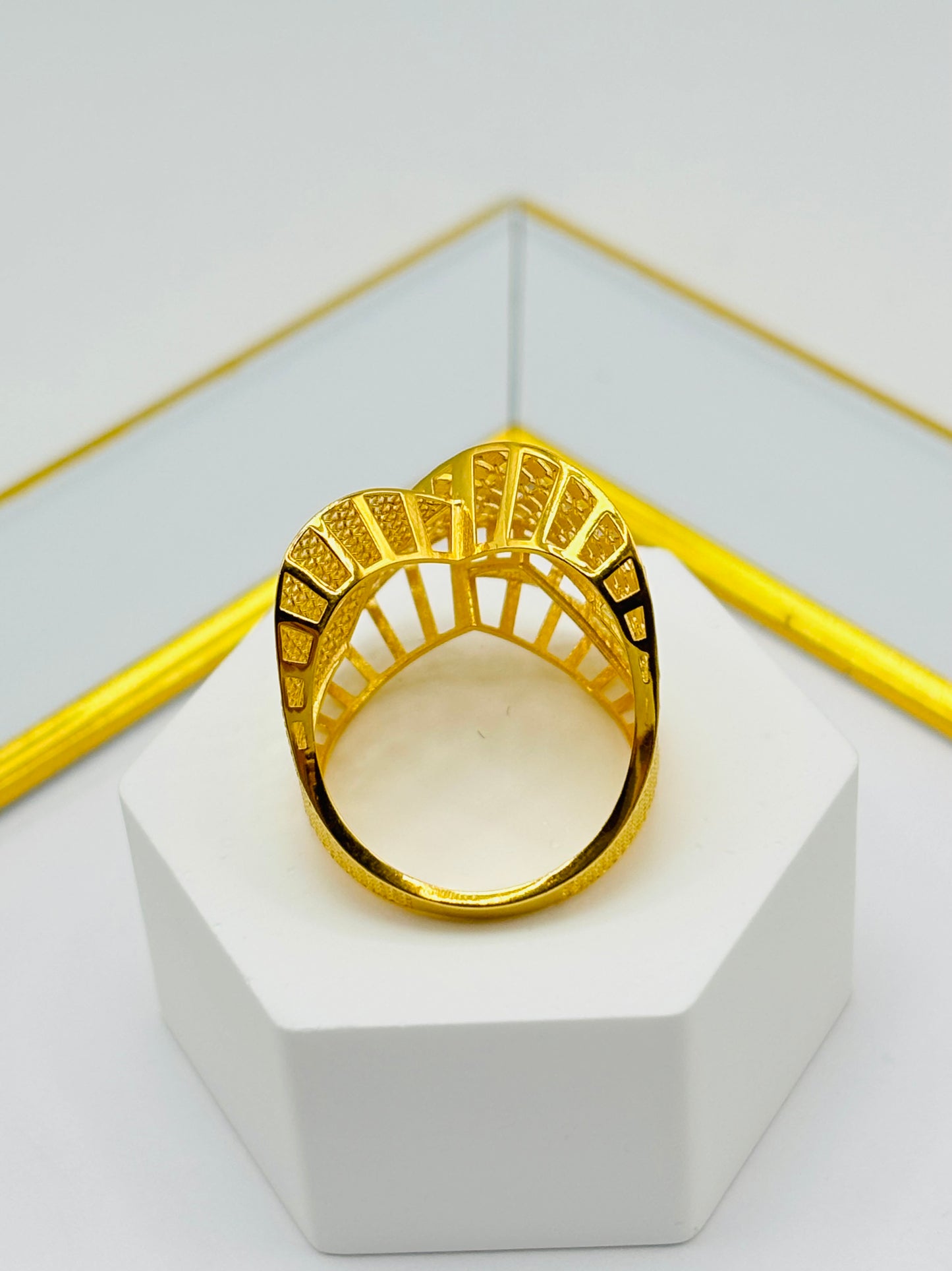18K Gold Big Power Ring