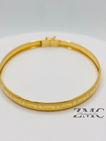 18K Gold F Bangle