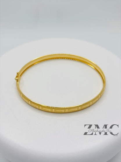 18K Gold F Bangle