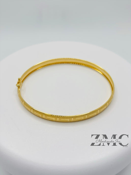 18K Gold F Bangle