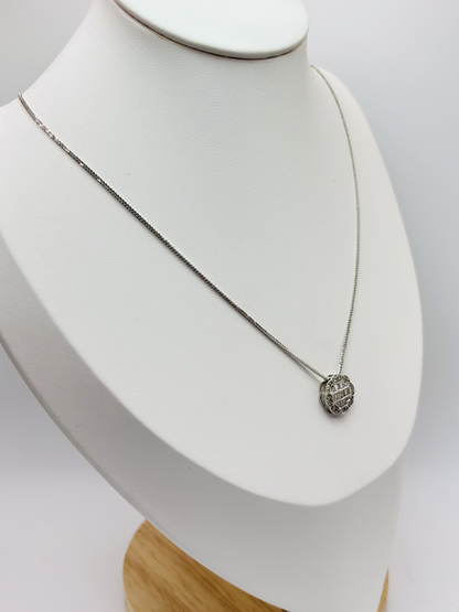 18K White Gold Circle Necklace