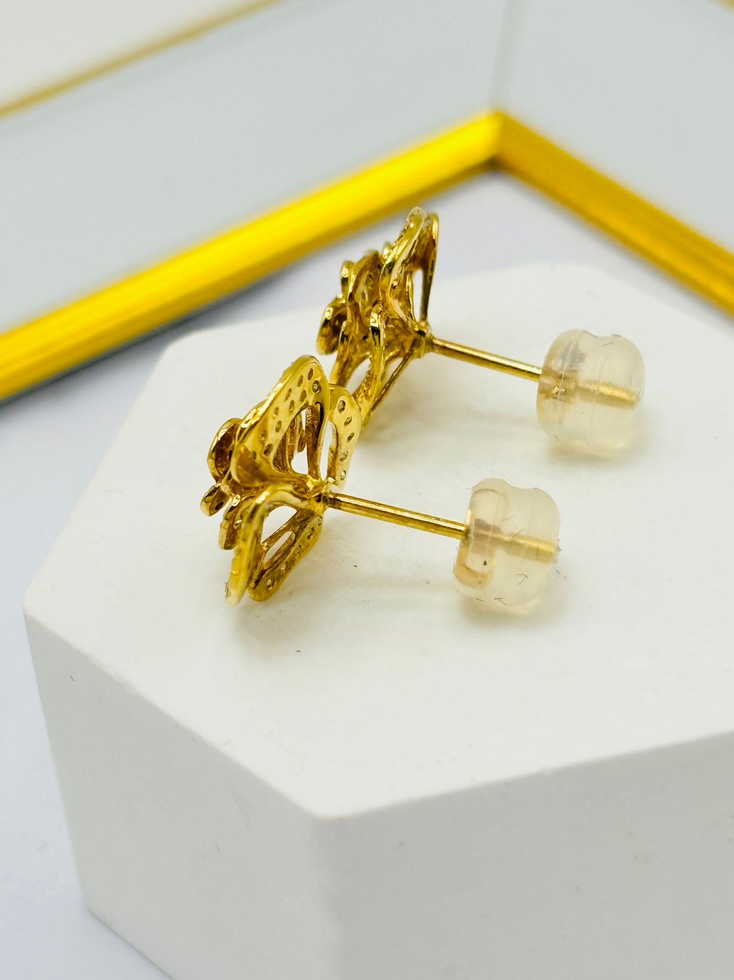 K18 Japan 3D Rose 0.50ct Natural Diamond Earrings