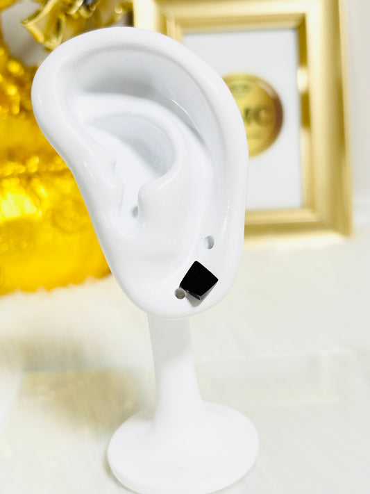 K18 Japan Gold Black Natural Onyx Earrings