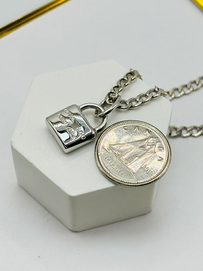 18K White Gold Necklace with Padlock Pendant Set
