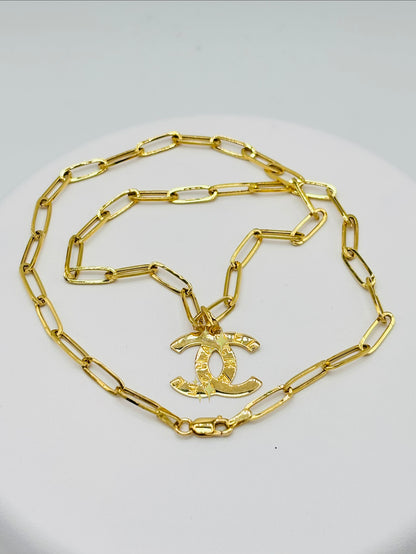18K Gold Paperclip C Necklace