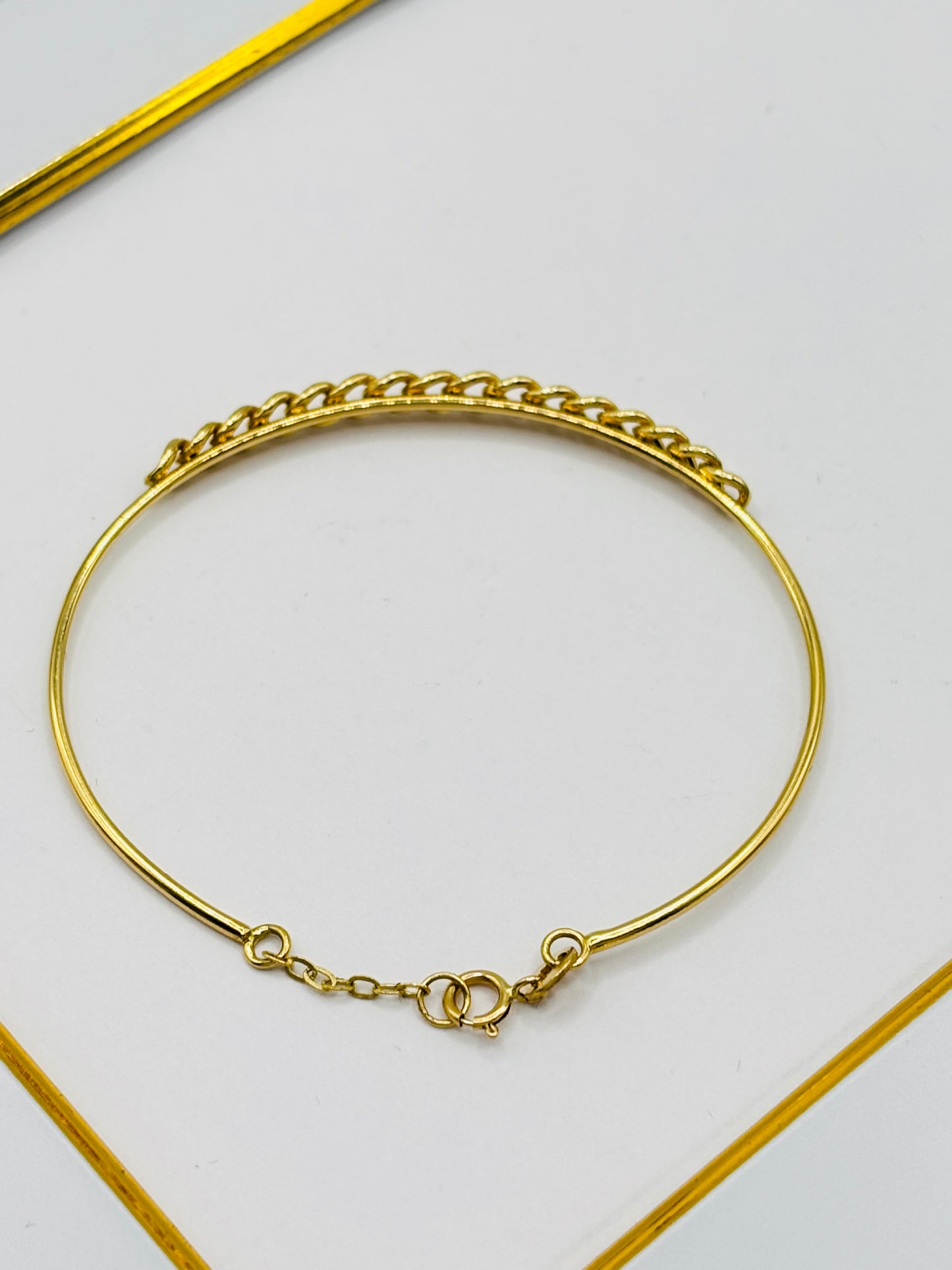 18K Gold Bangle