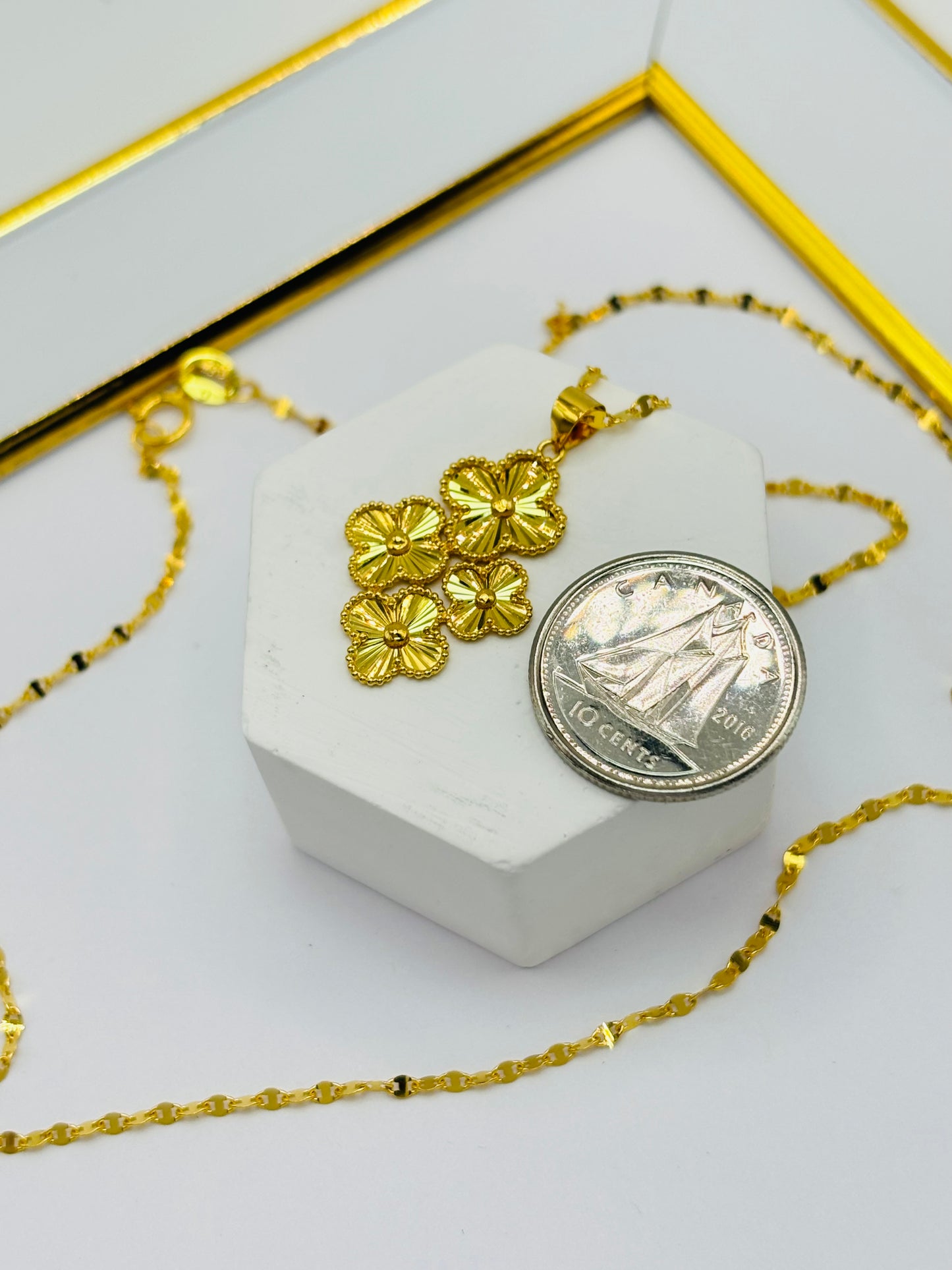 18K Gold Dancing Necklace