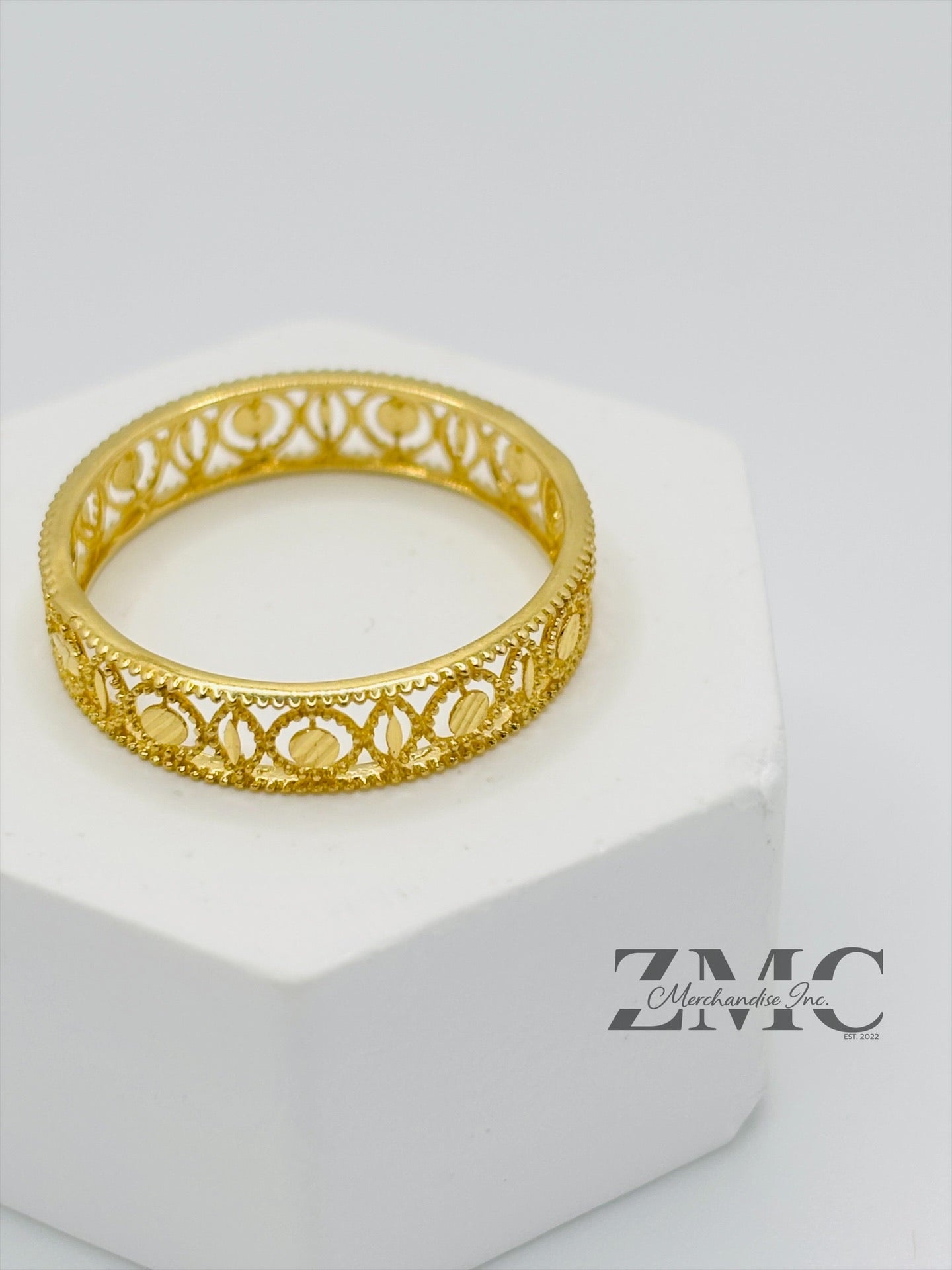 18K Gold Circle Ring