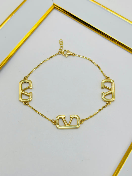 18K Gold V Attached Bracelet