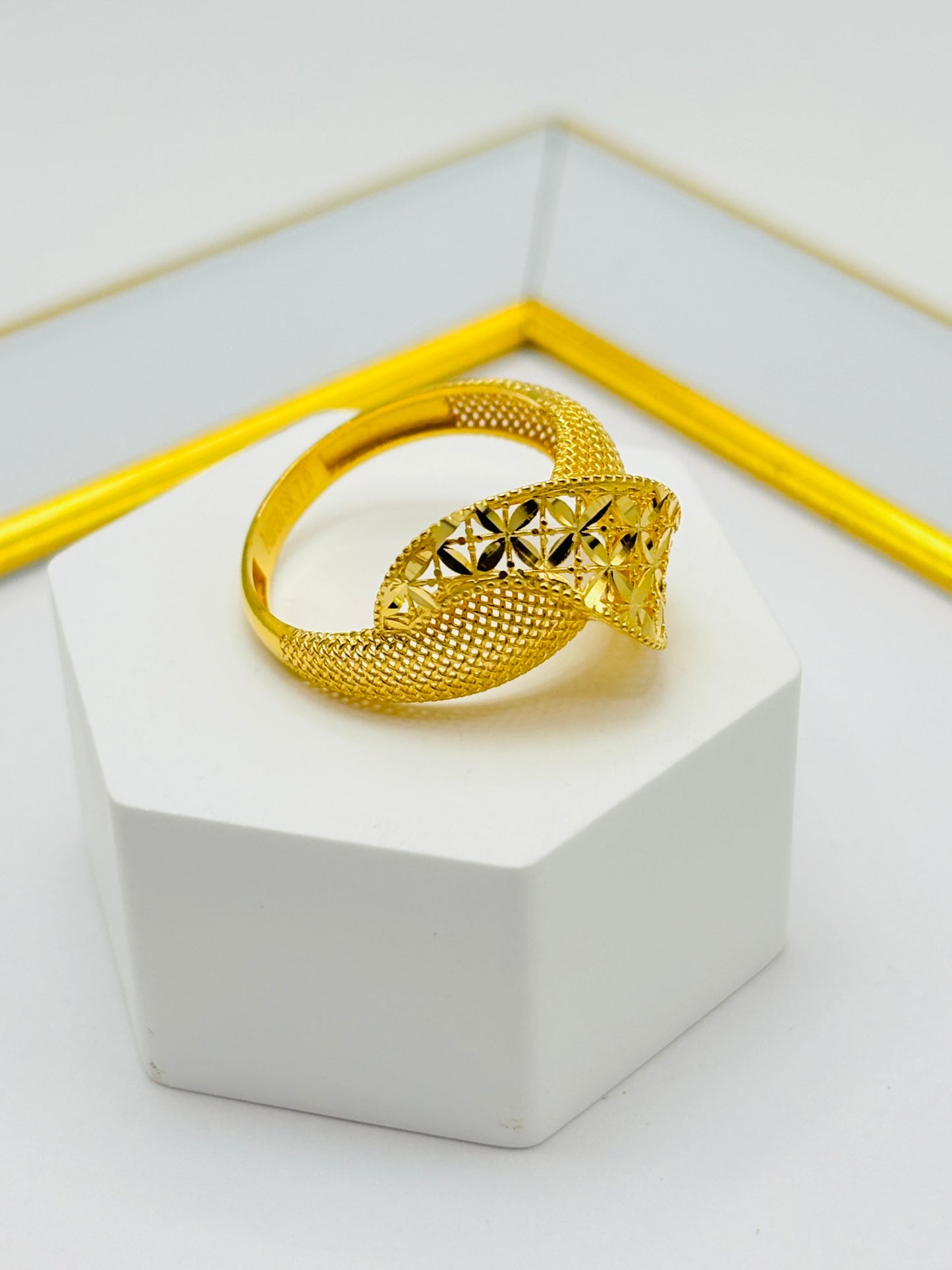 18K Gold Power Ring