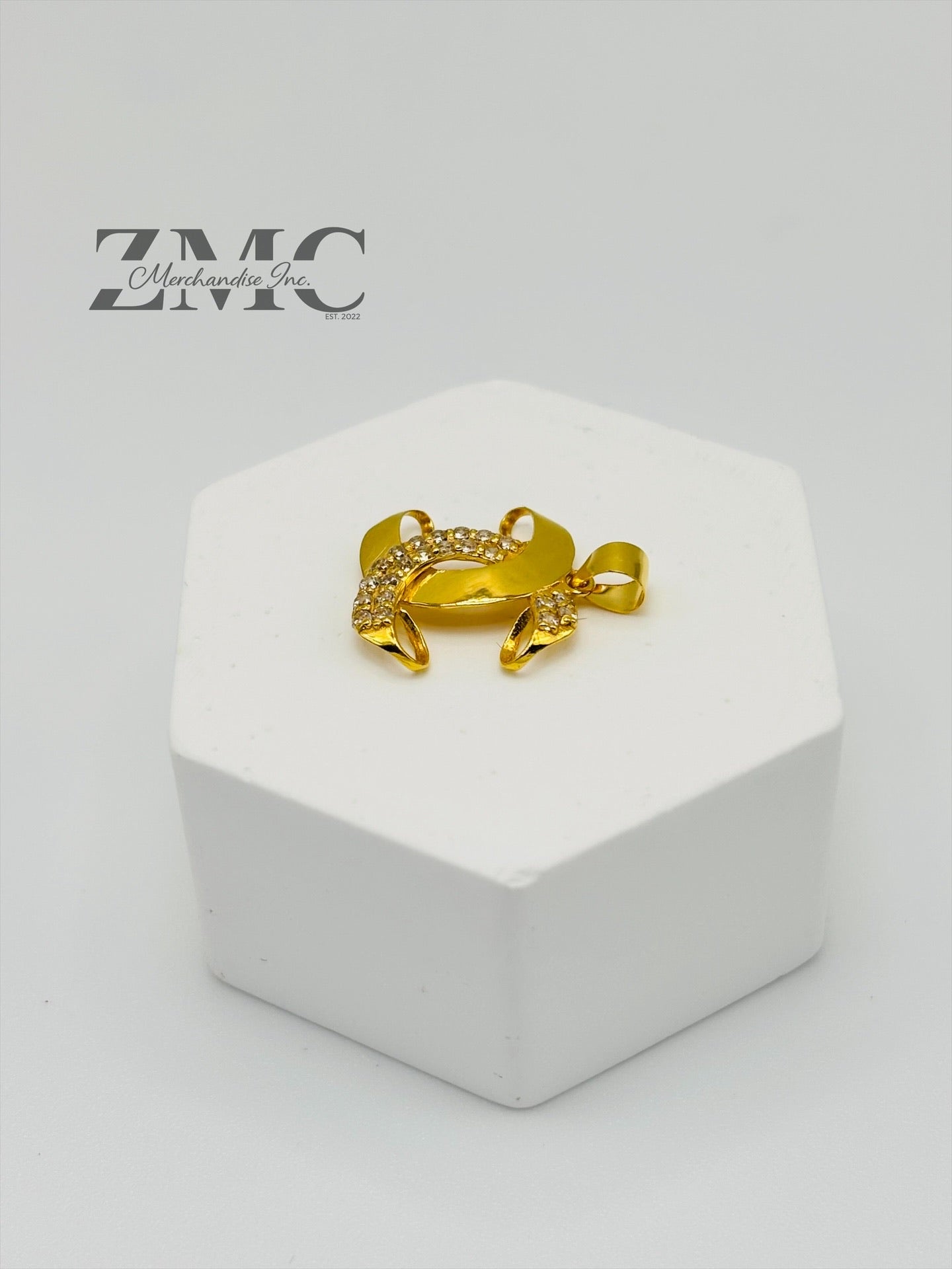 18K Gold C with Stone Pendant