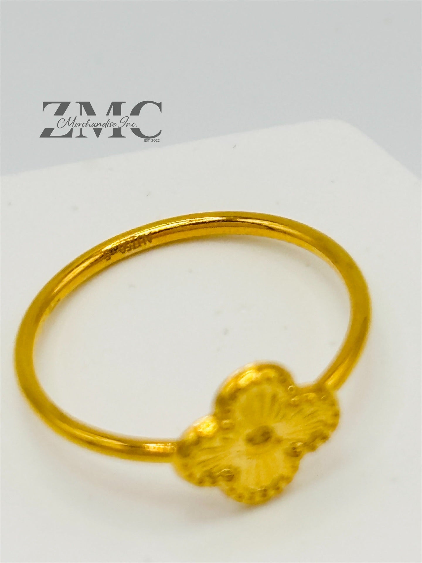 18K Gold Ring Clover 8.5 mm