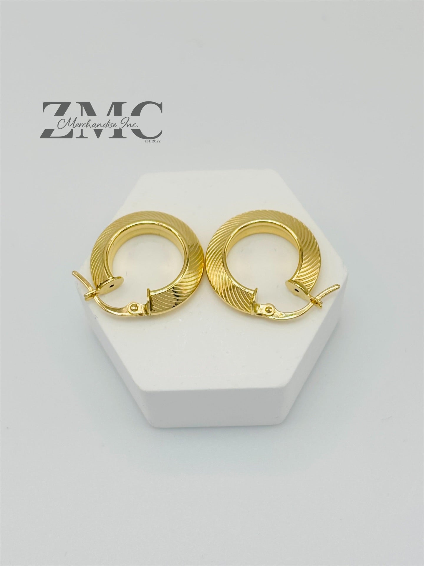 18K Gold Line Loop Earrings