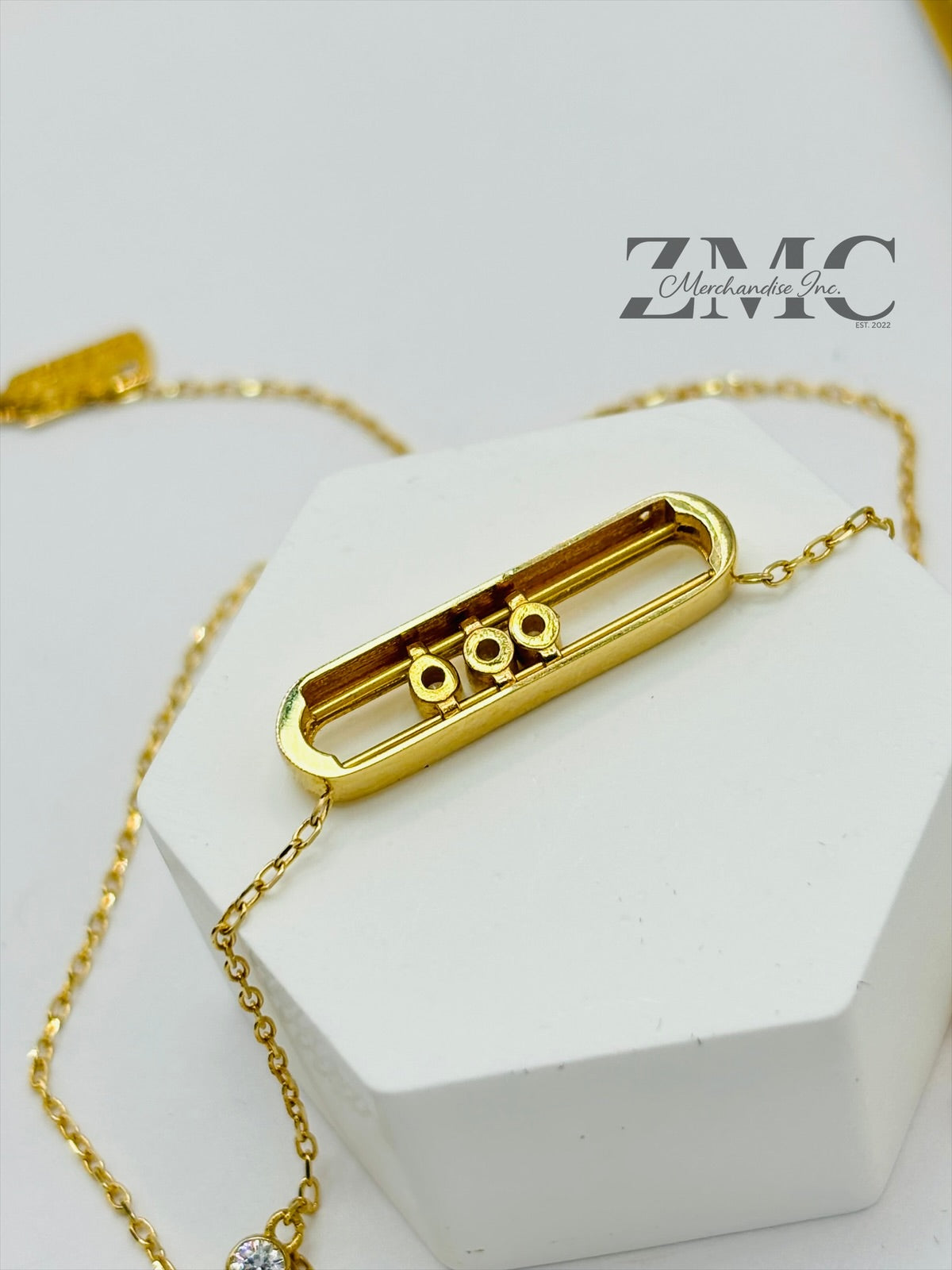 18K Gold Attached Stone Necklace with Stone