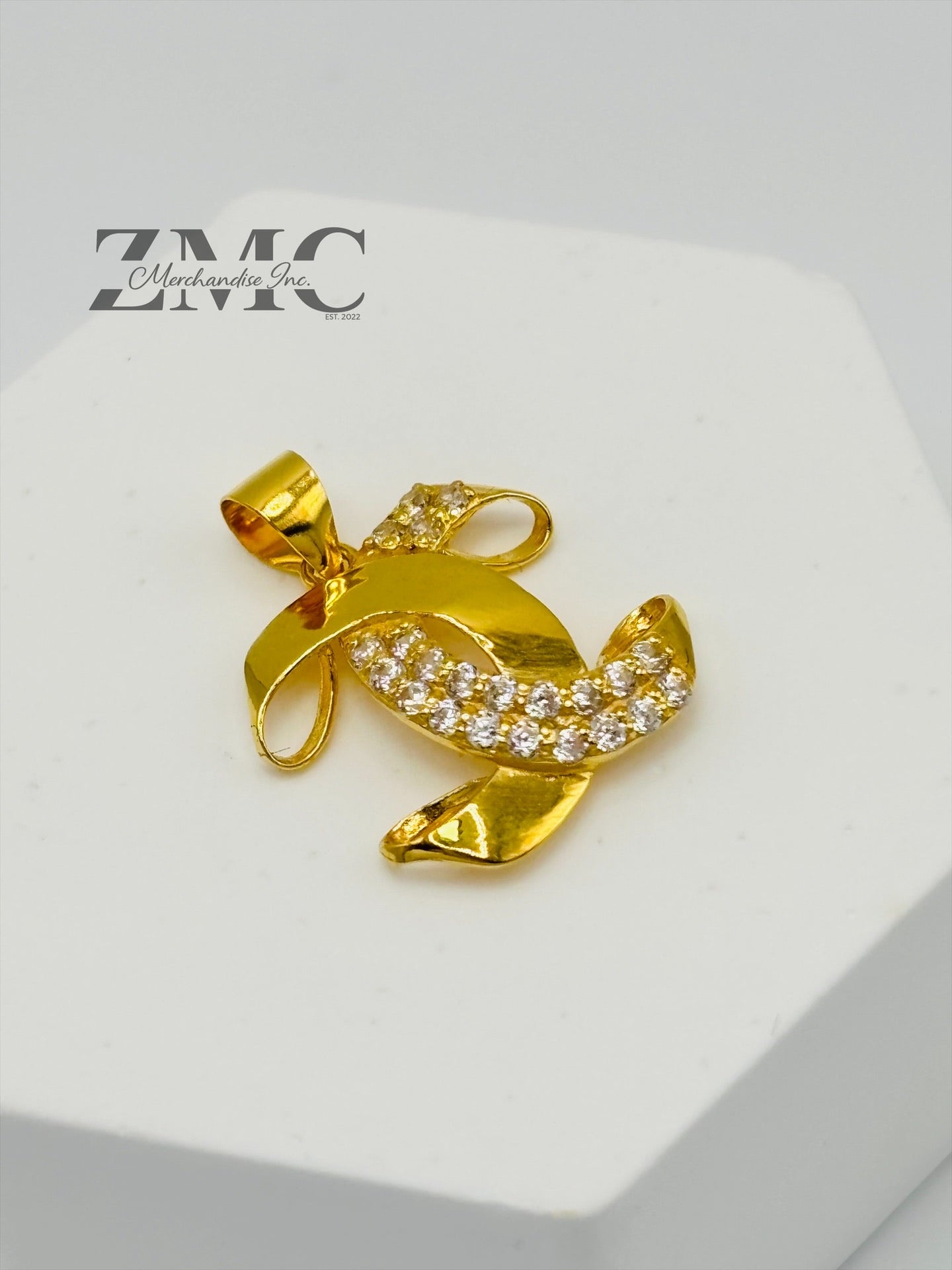 18K Gold C with Stone Pendant