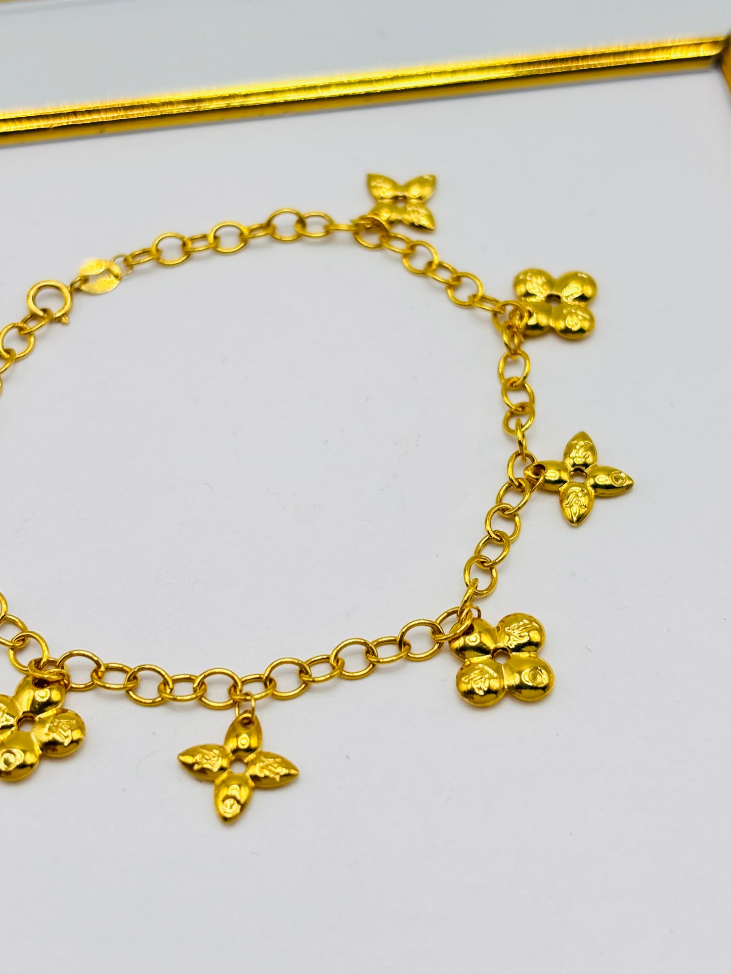 18K Gold Flower Bracelet