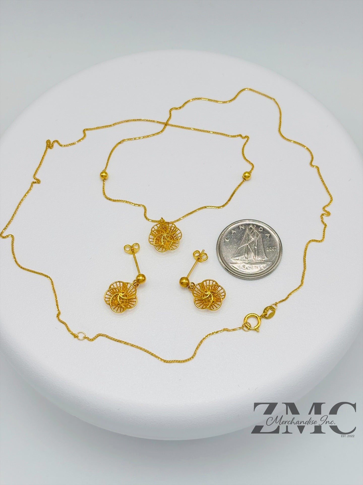 18K Gold Flower Earrings and Necklace Set