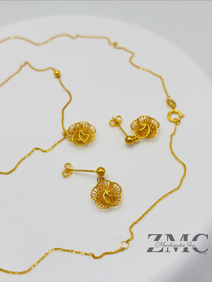 18K Gold Flower Earrings and Necklace Set