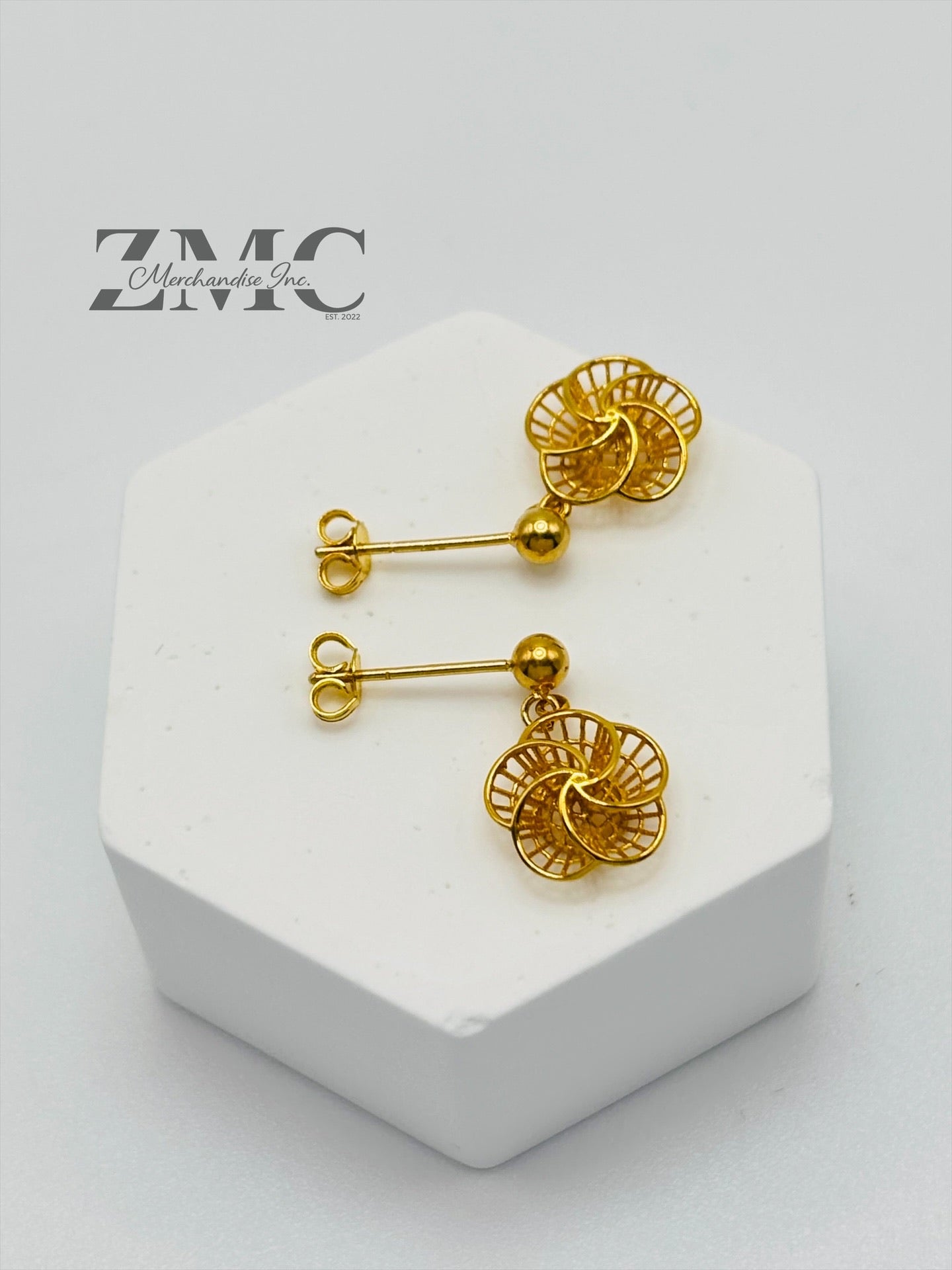 18K Gold Flower Dangling Earrings
