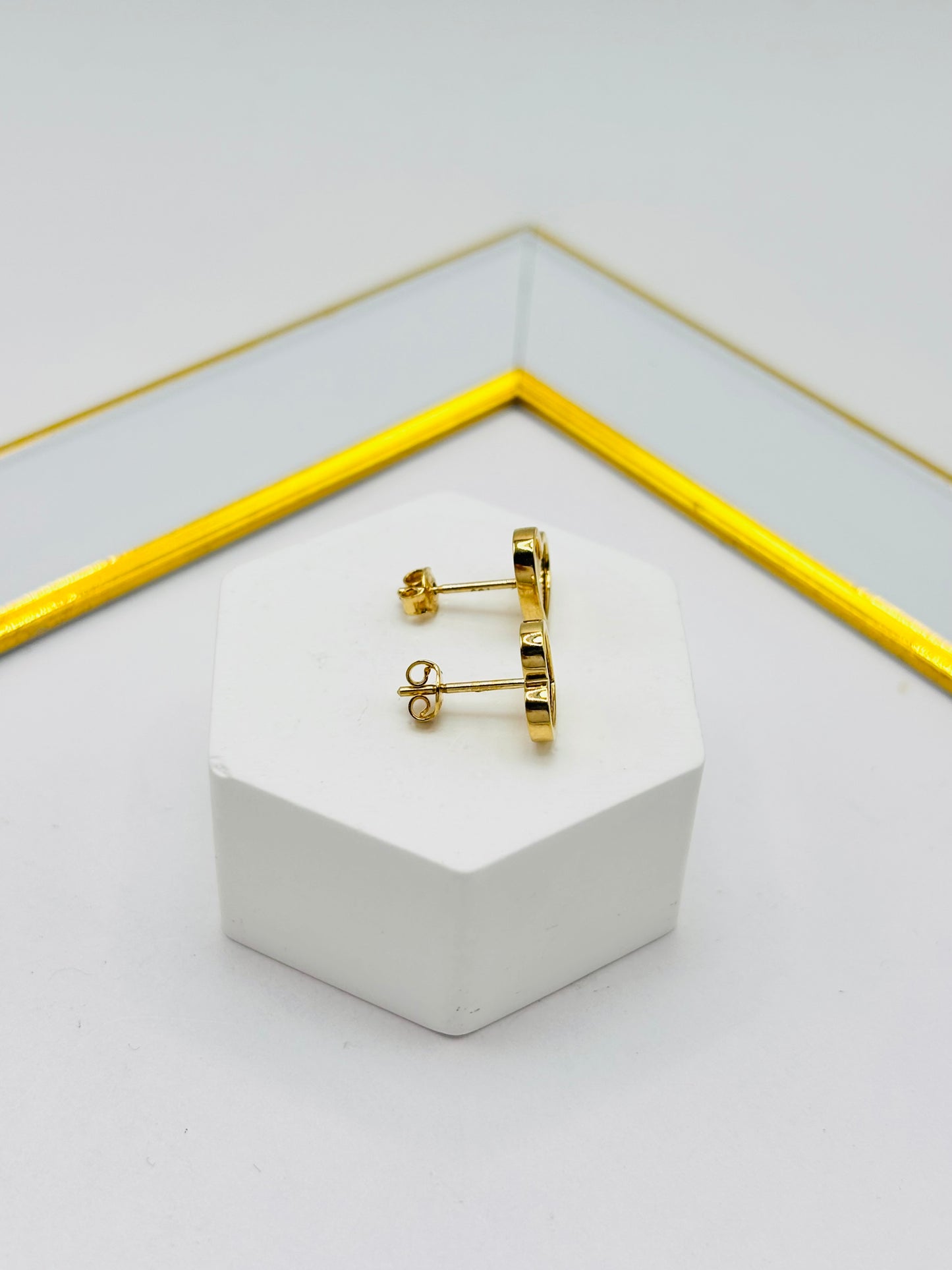 18K Gold Heart Earrings