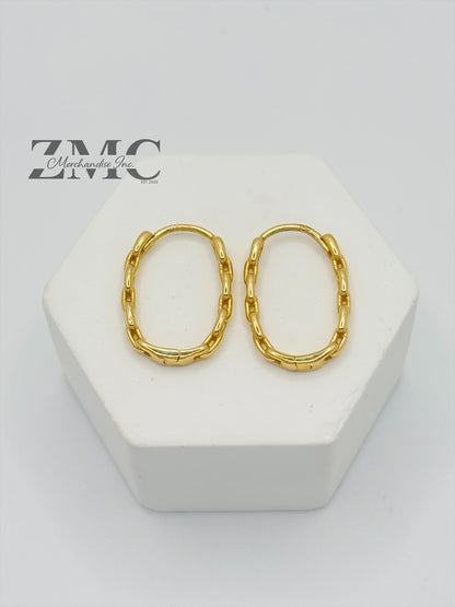 18K Gold G Loop Earrings