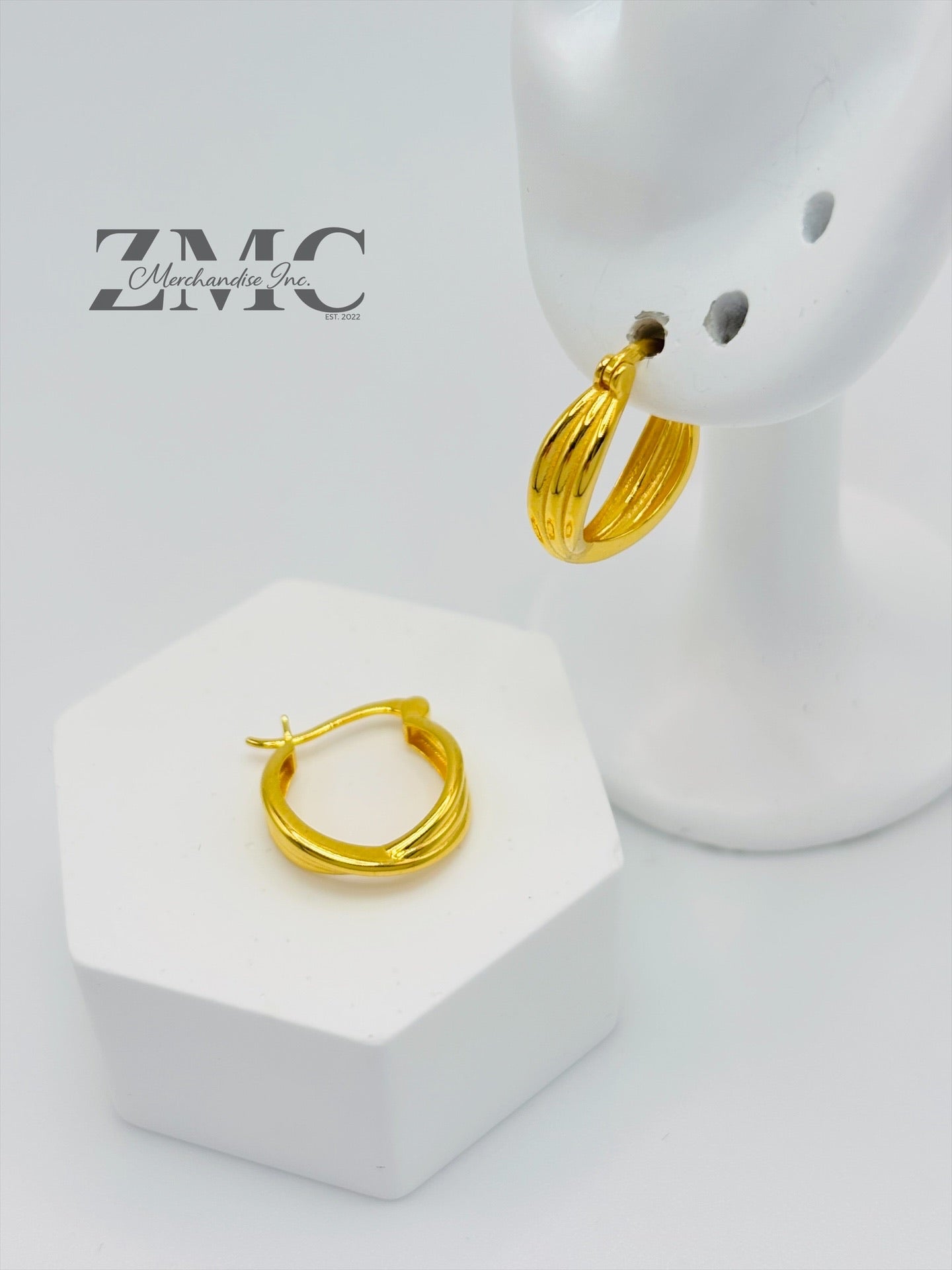 18k Gold Line Loop Earrings