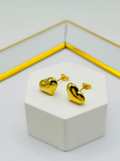 18K Gold Heart Earrings