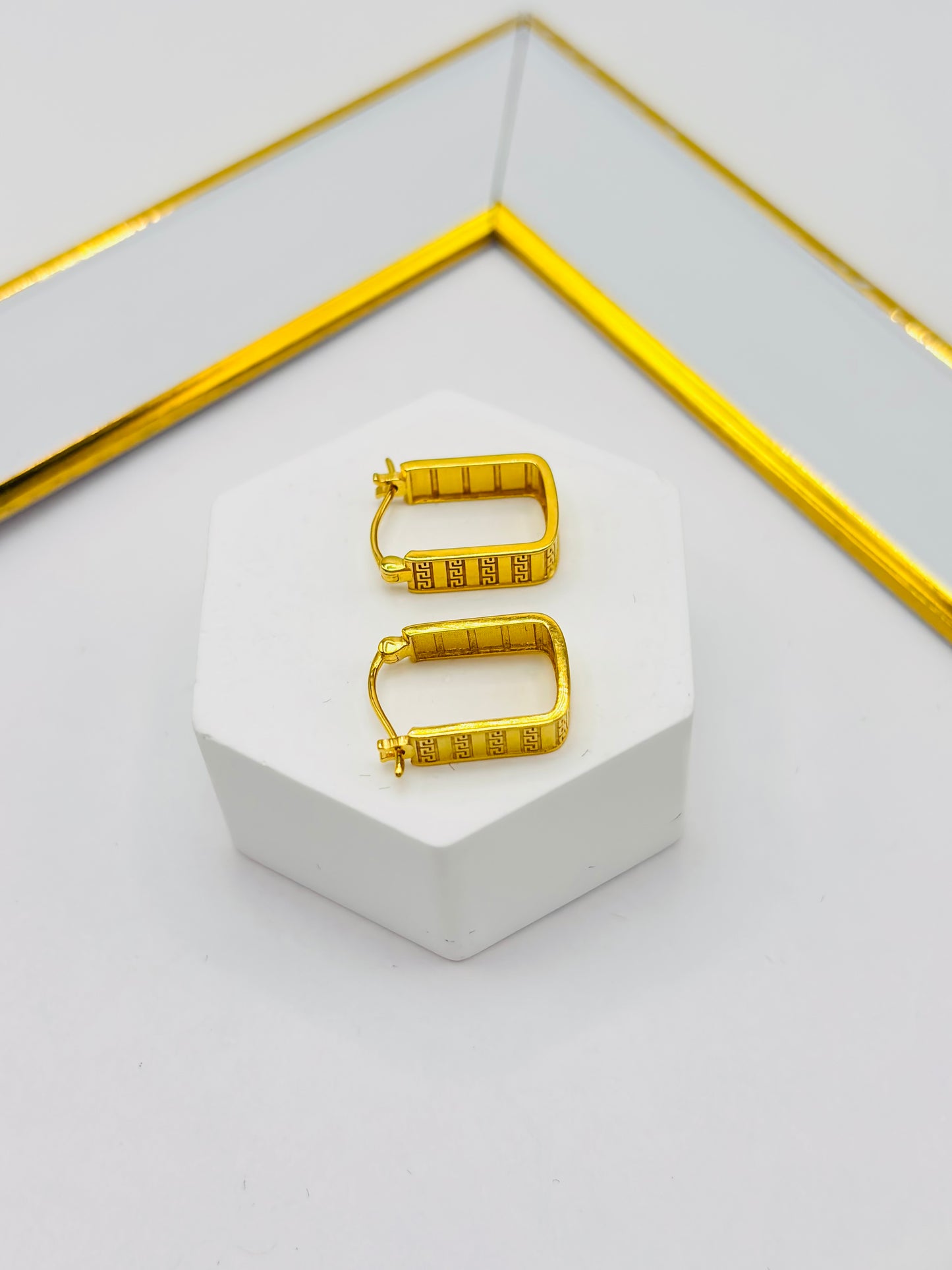 18K Gold Square F Loop Earrings