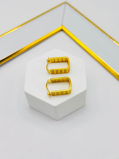 18K Gold Square F Loop Earrings