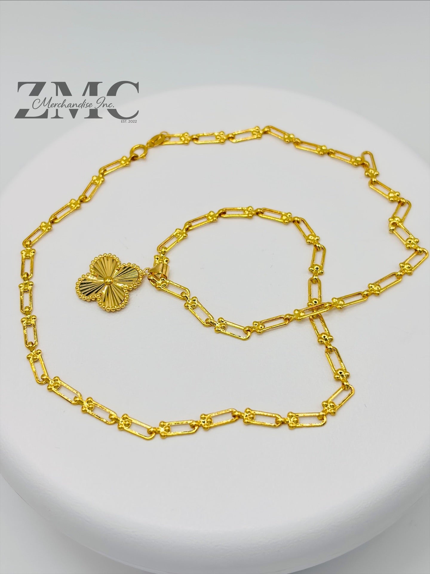 18K Gold Flat Hardware Clover Necklace