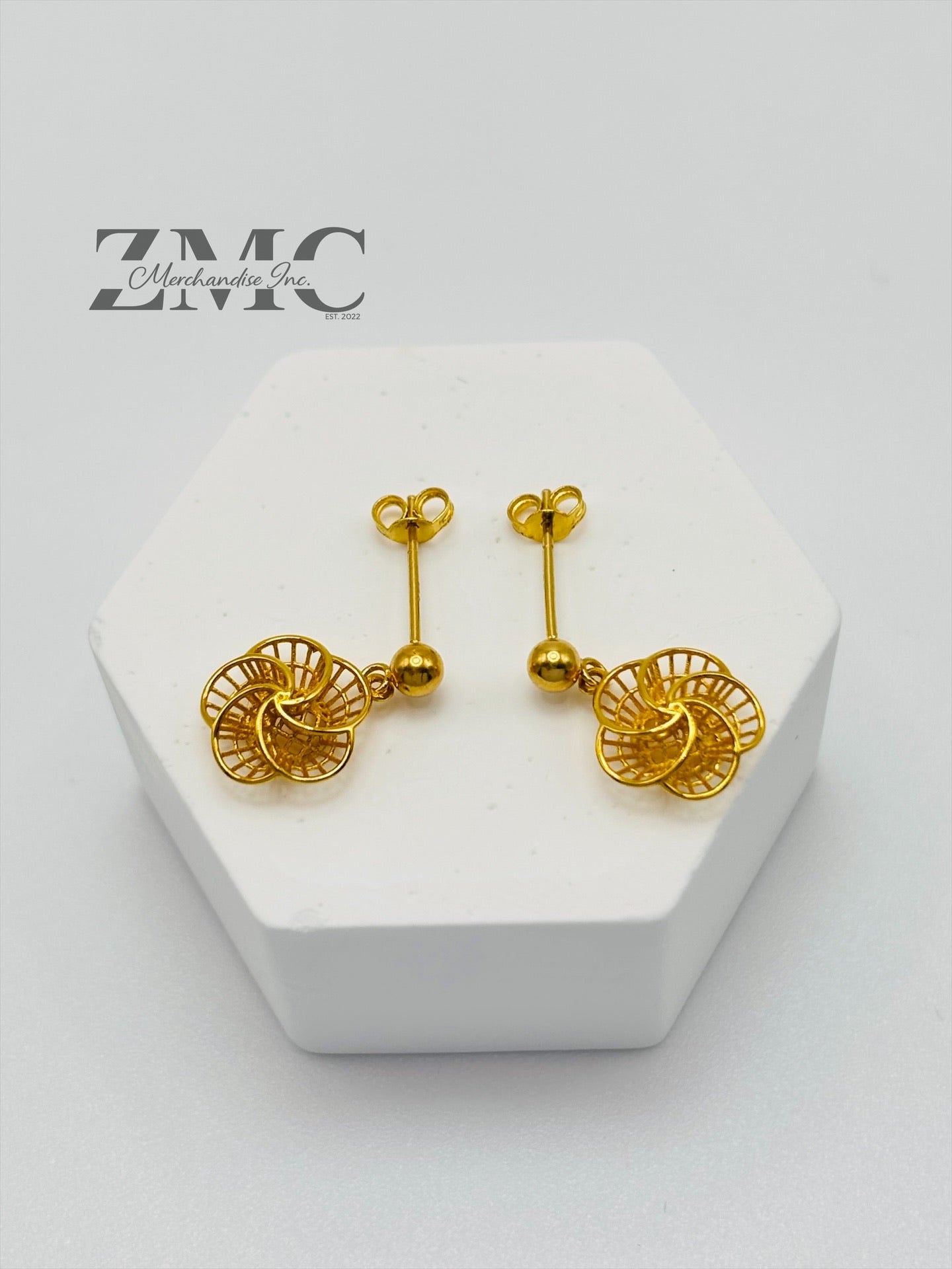 18K Gold Flower Dangling Earrings