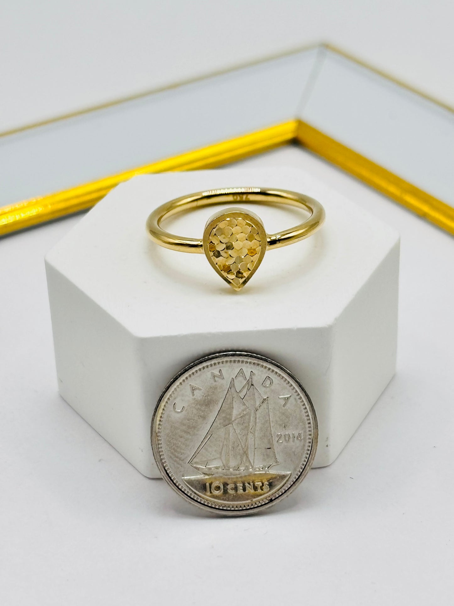 18K Gold Pear Ring