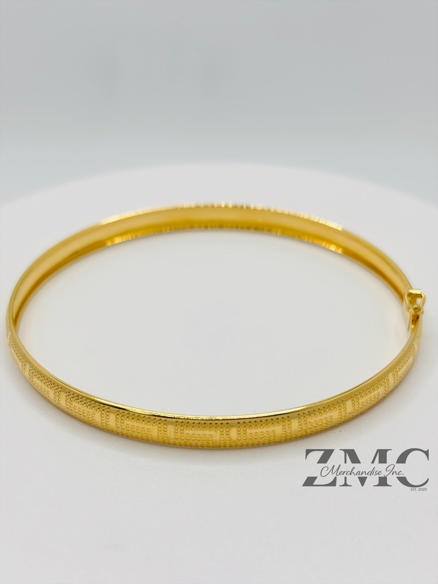 18K Gold F Bangle