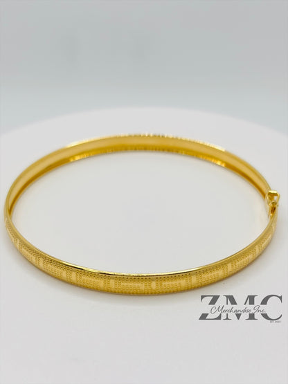18K Gold F Bangle