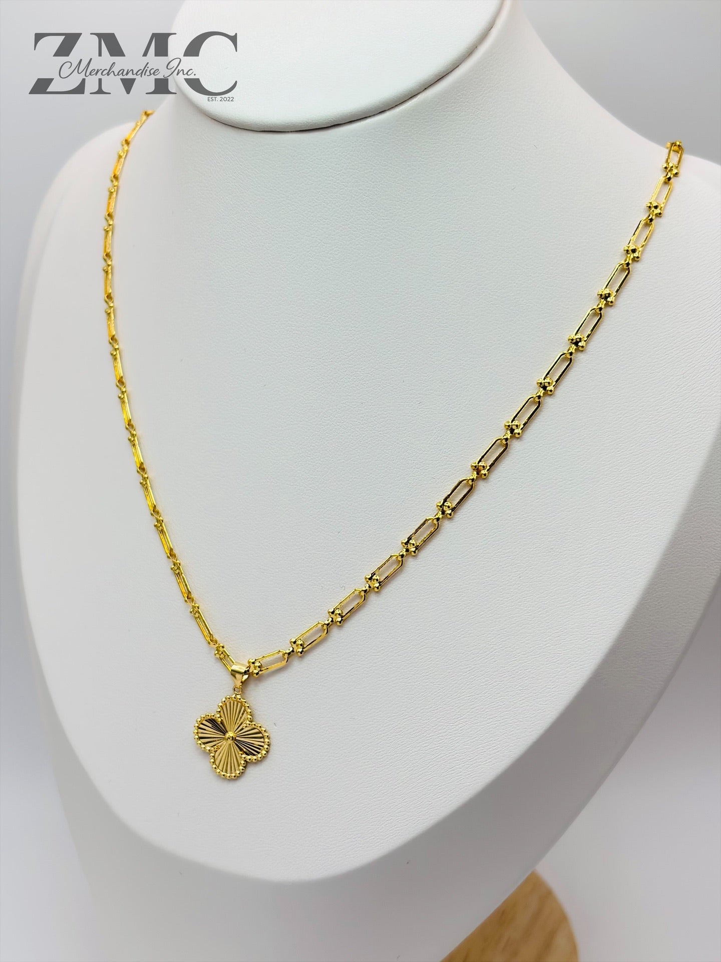 18K Gold Flat Hardware Clover Necklace