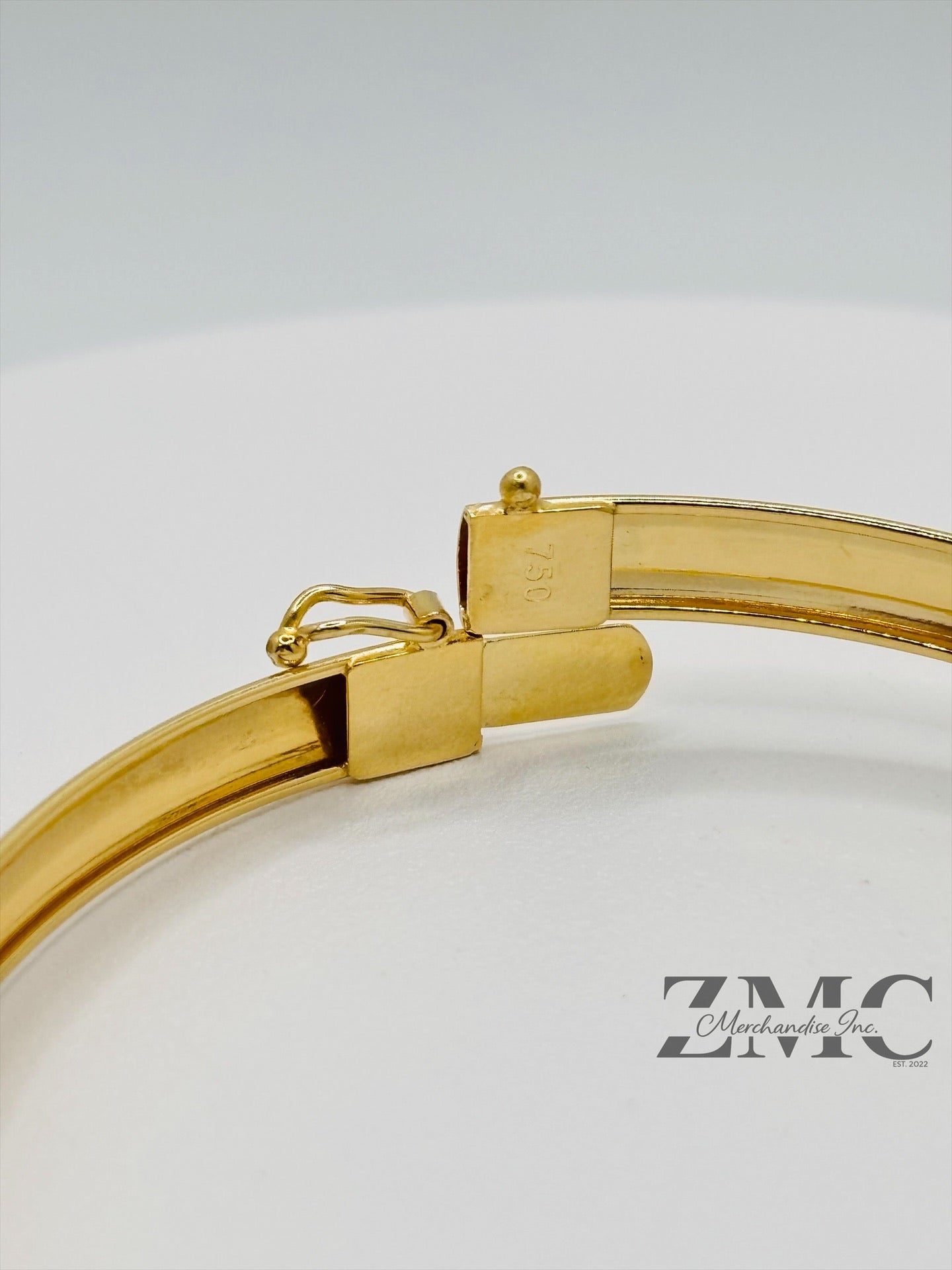 18K Gold F Bangle