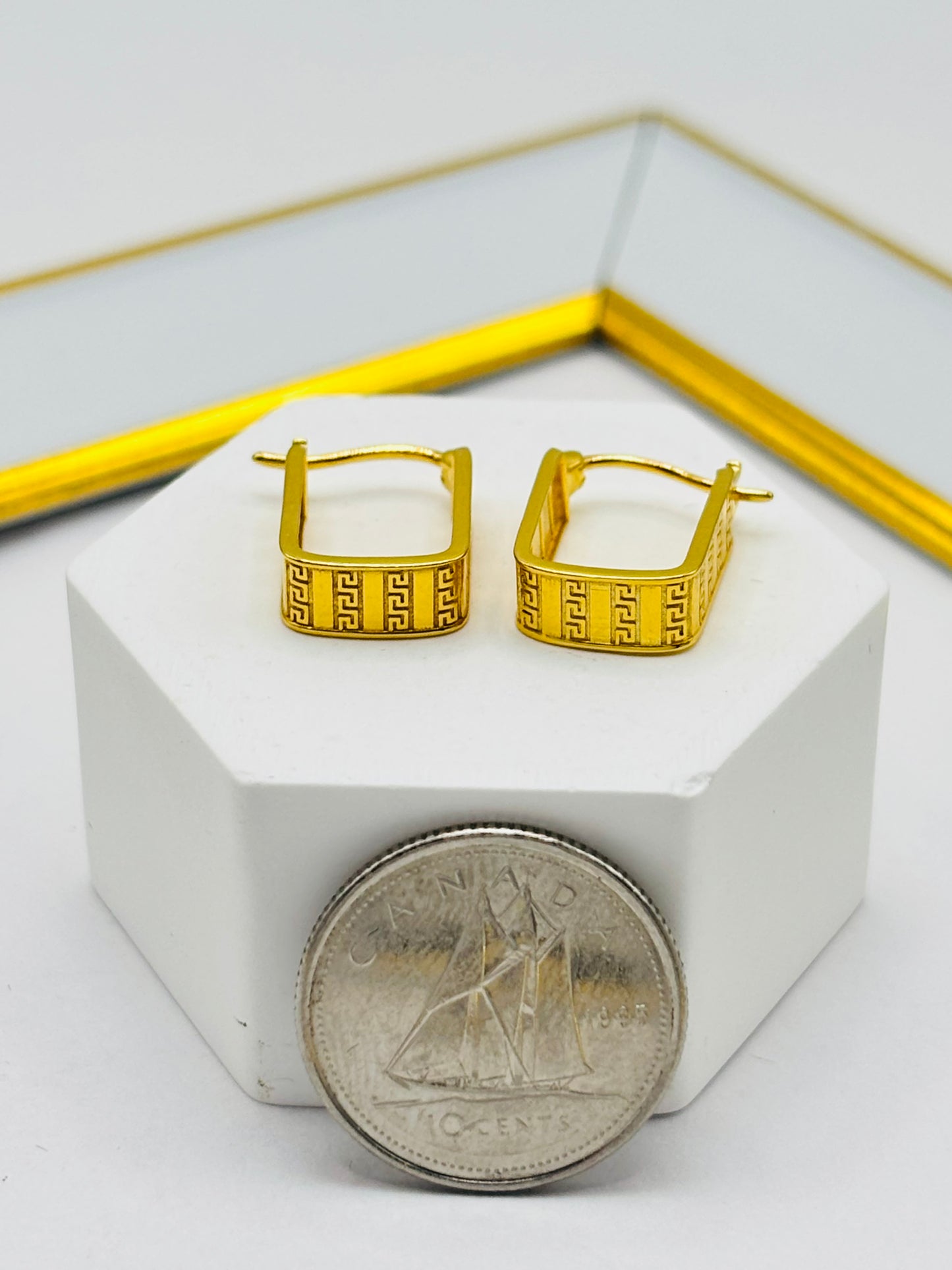 18K Gold Square F Loop Earrings