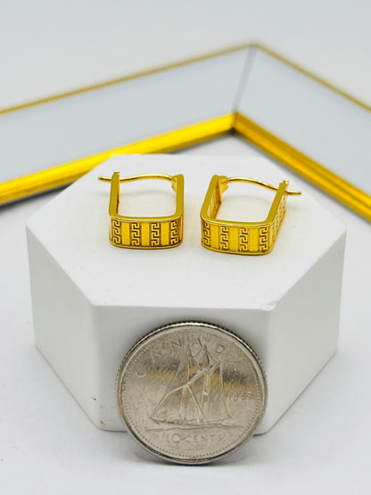 18K Gold Square F Loop Earrings
