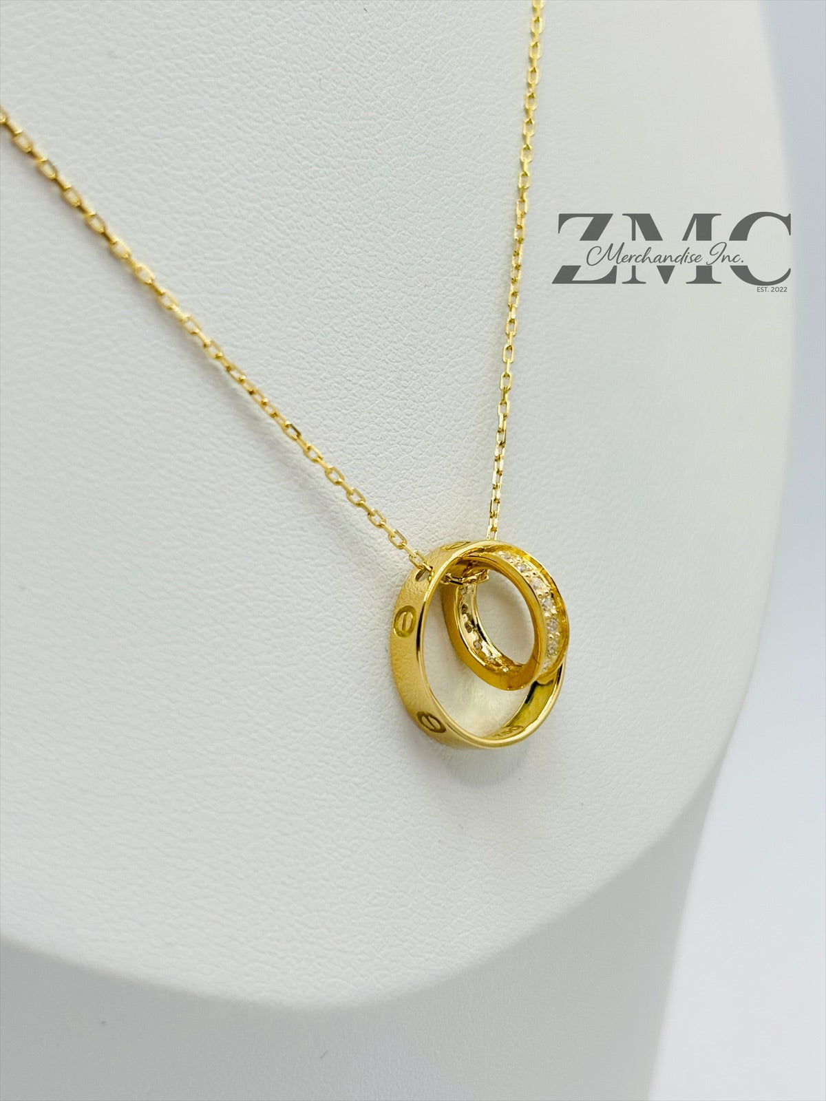 18K Gold Circle Attached Necklace