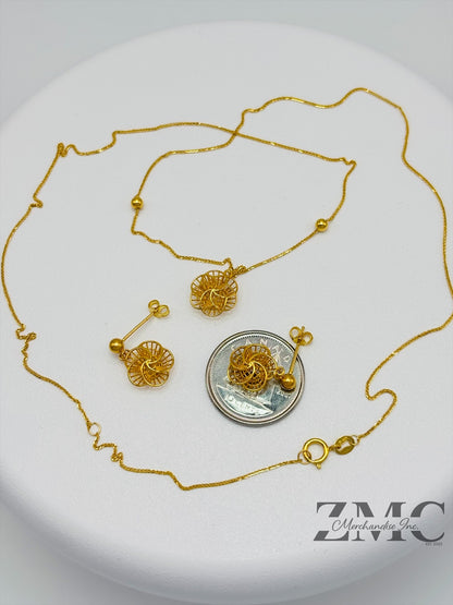 18K Gold Flower Earrings and Necklace Set