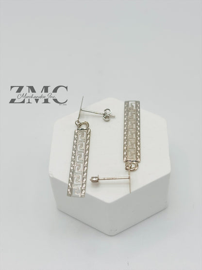 18K White Gold Dangling Earrings