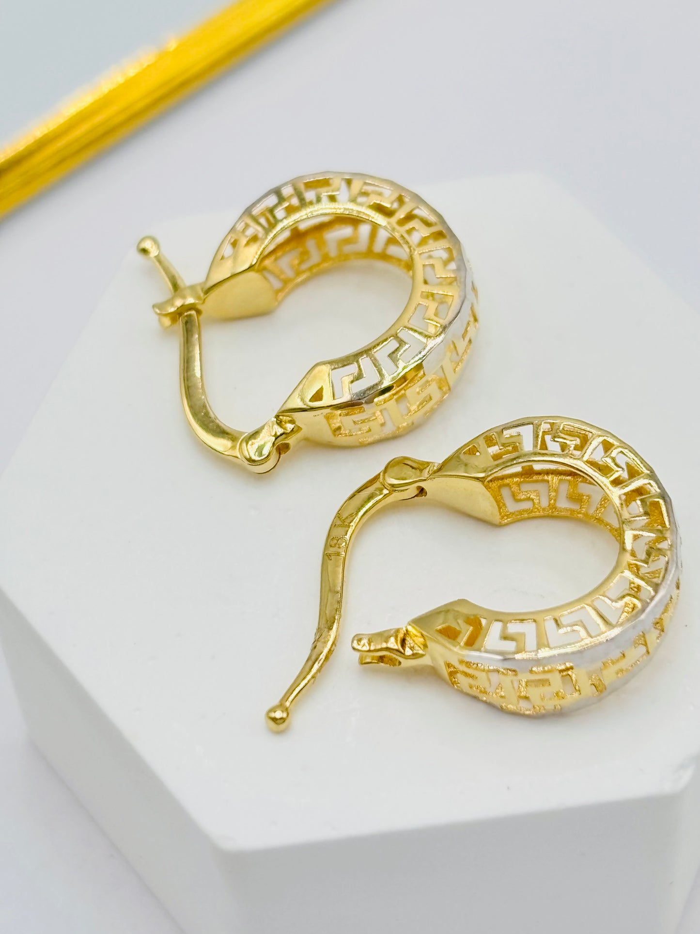 18K Gold Small Loop Earrings