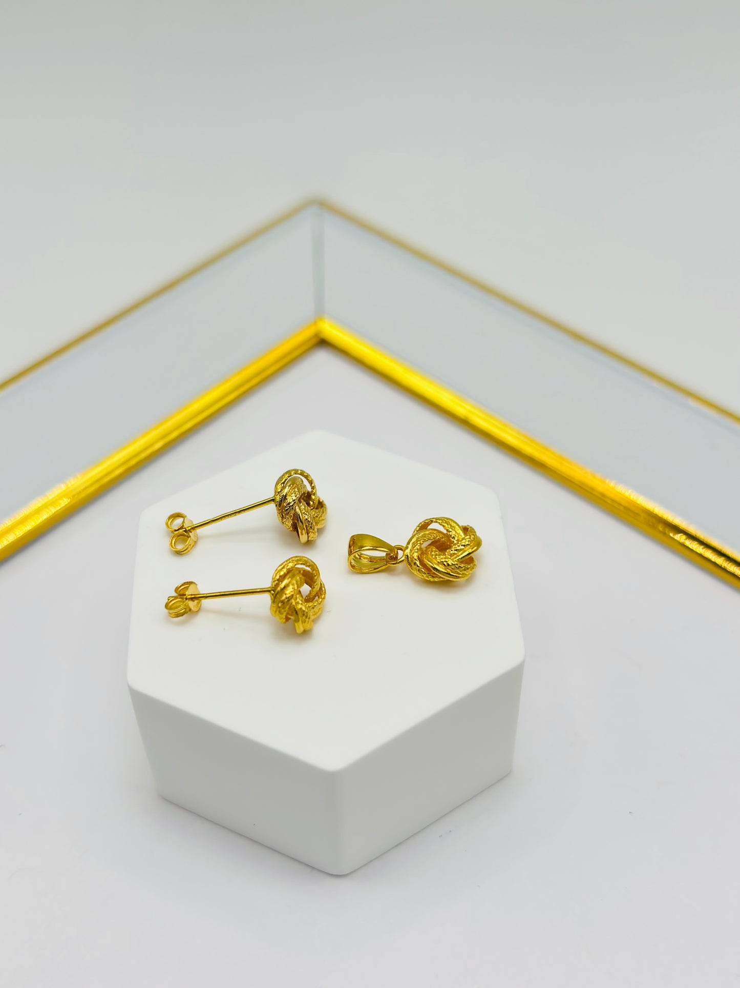 18K Gold Knot Earrings and Pendant Set