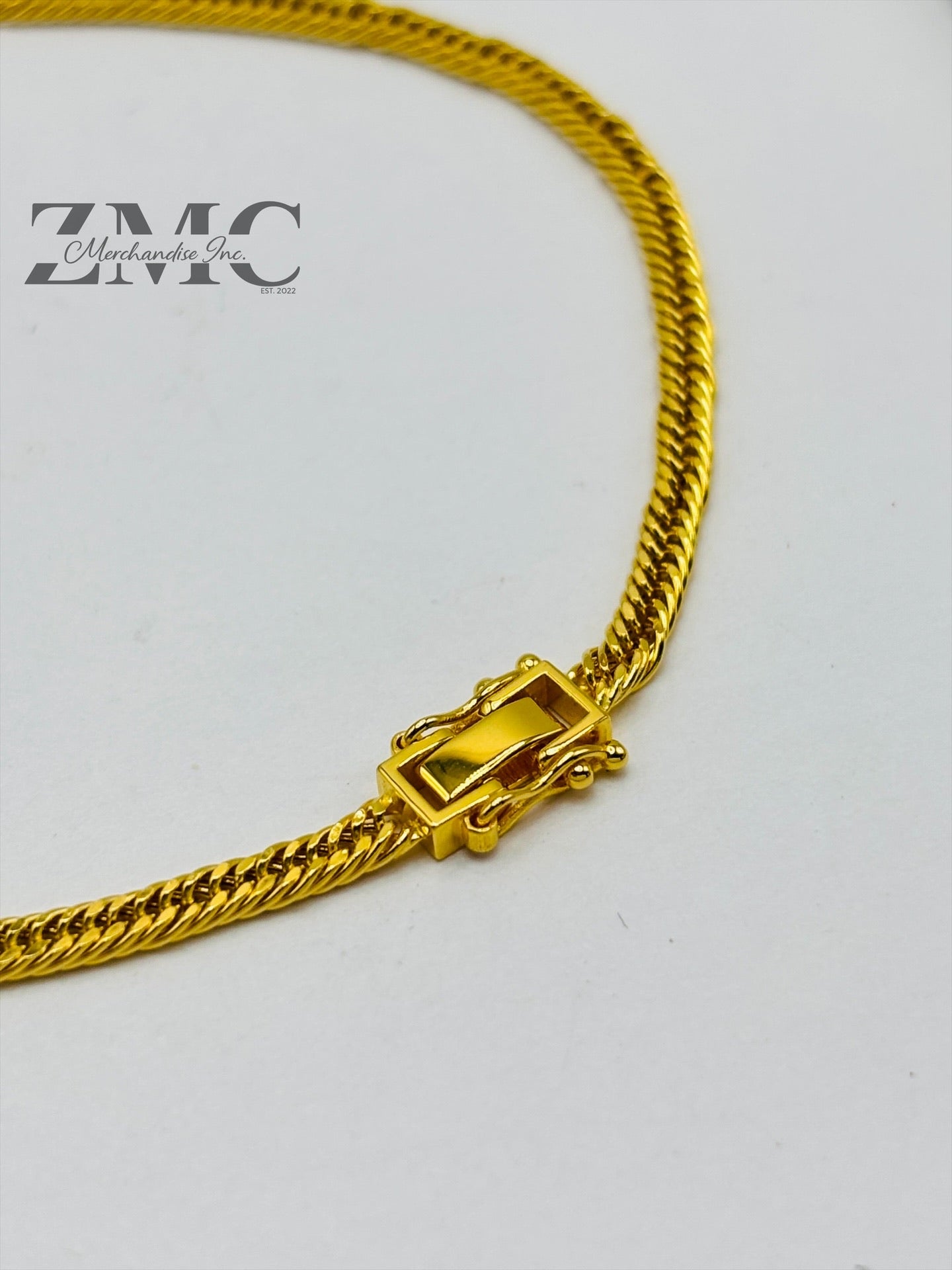 18K Gold Triple Lock Bracelet 2.5 mm