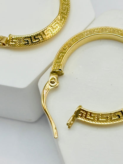 18K Gold F Loop Earrings