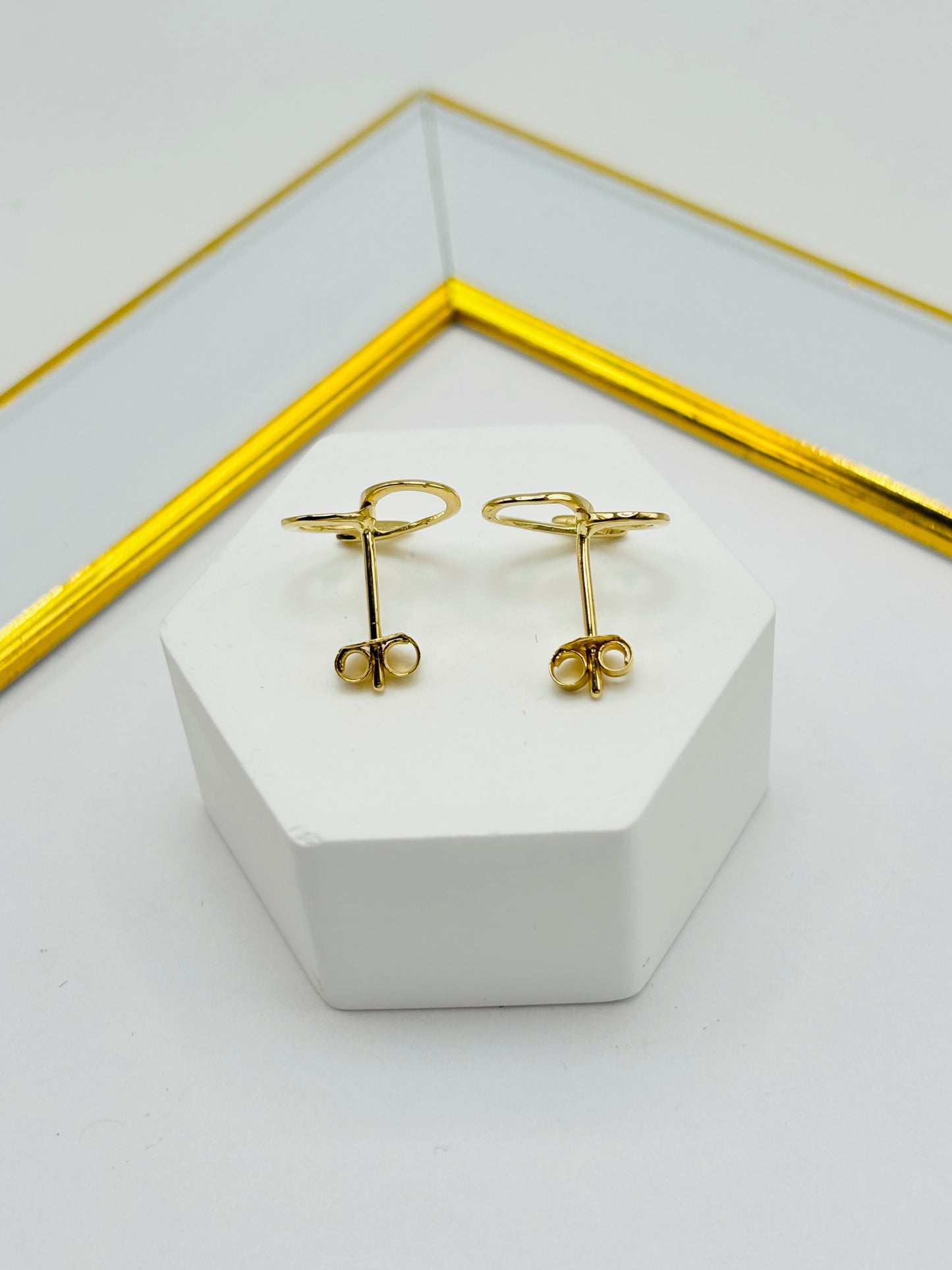 18K Gold Open Heart Earrings