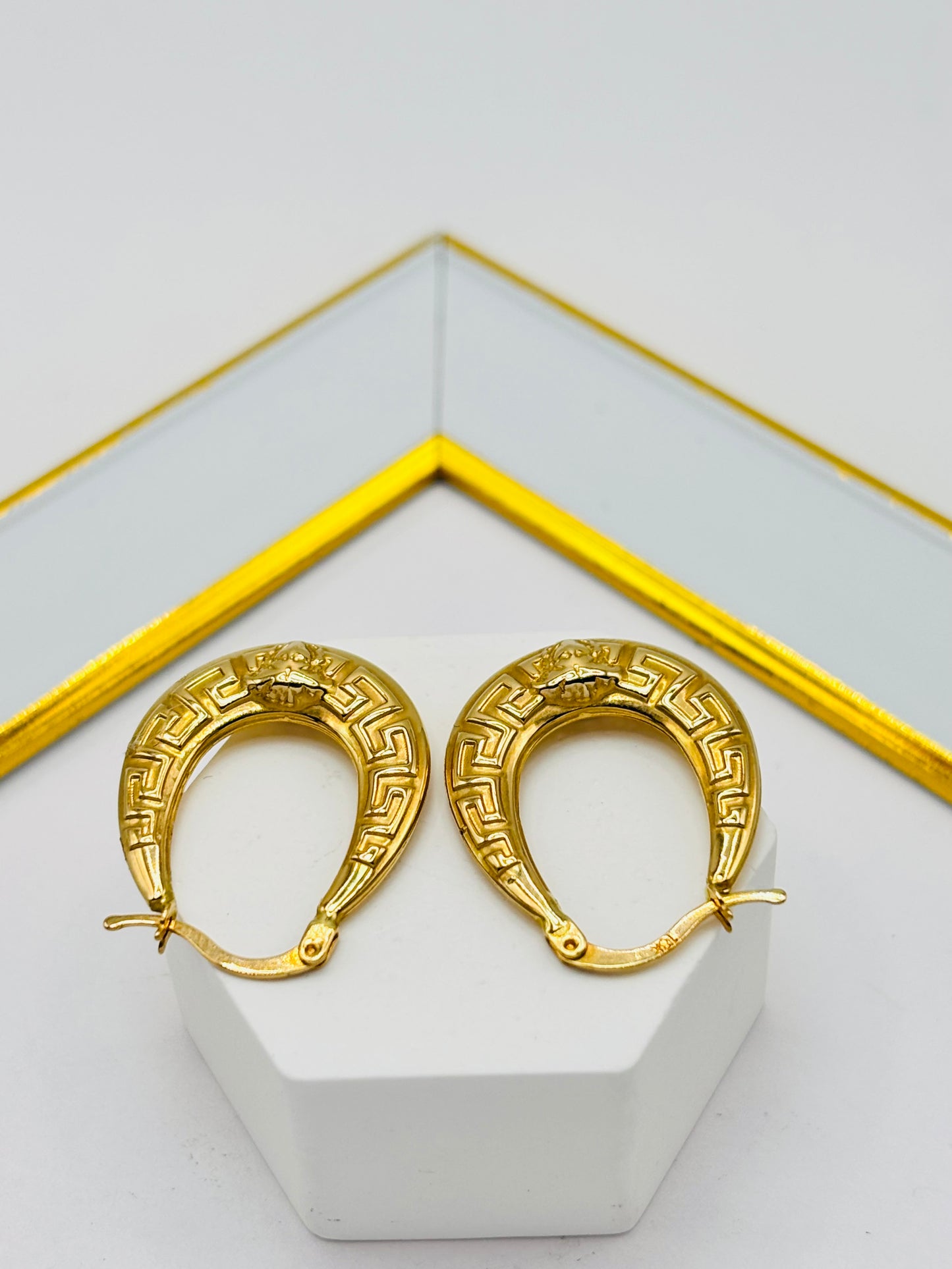 18K Gold Loop Earrings
