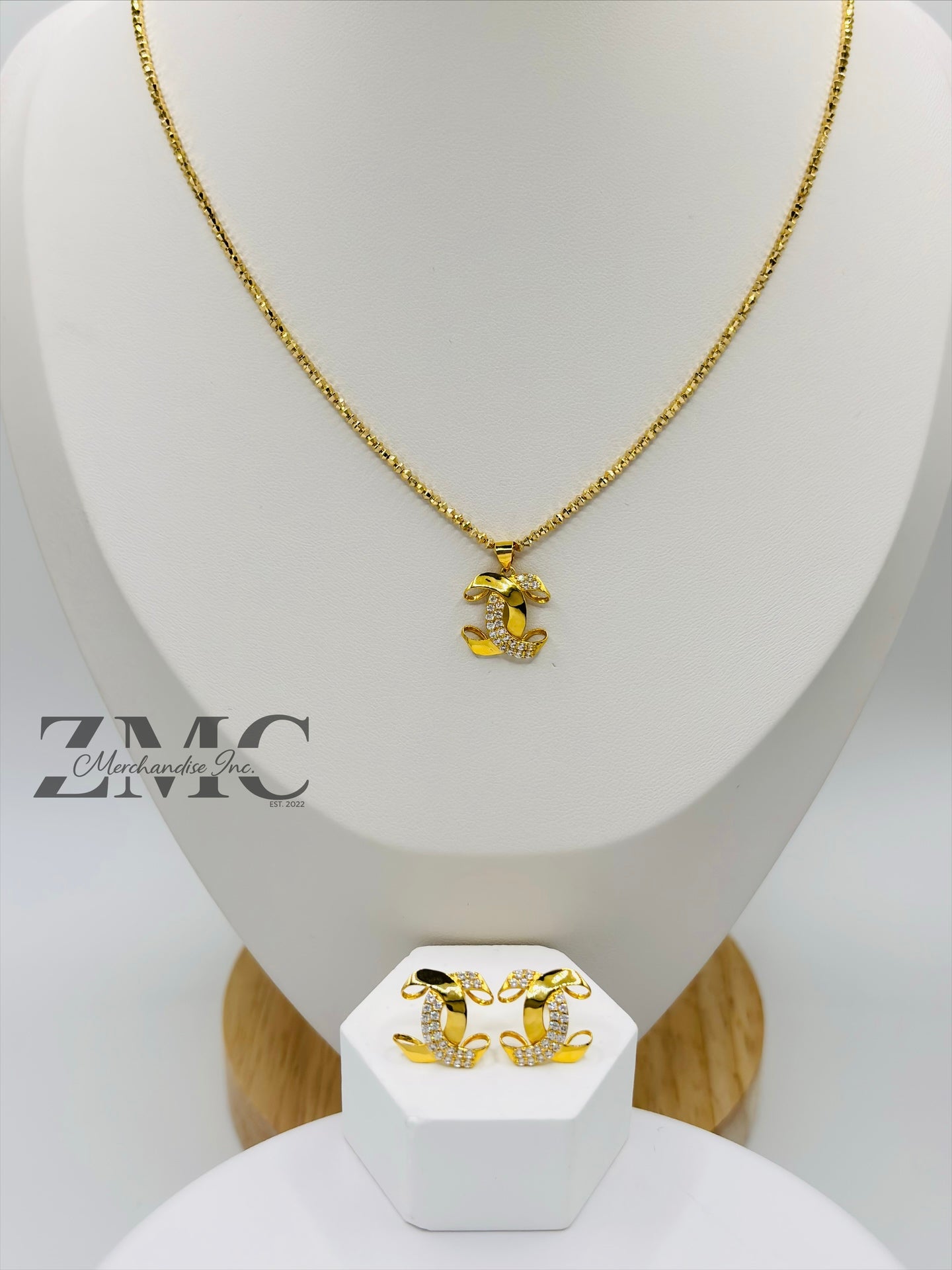 18K Gold C Earrings and Necklace Set